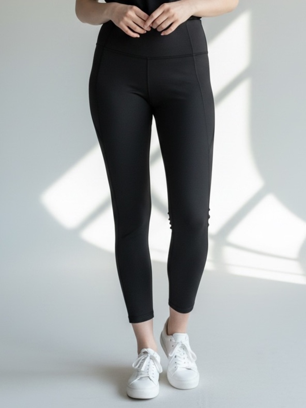 Athleta Women's Black Lightning 7/8 Leggings